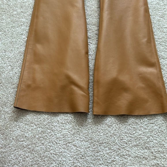 Andrew Marc butterscotch butter soft leather pants. Back hidden zipper, lined - Picture 5 of 7